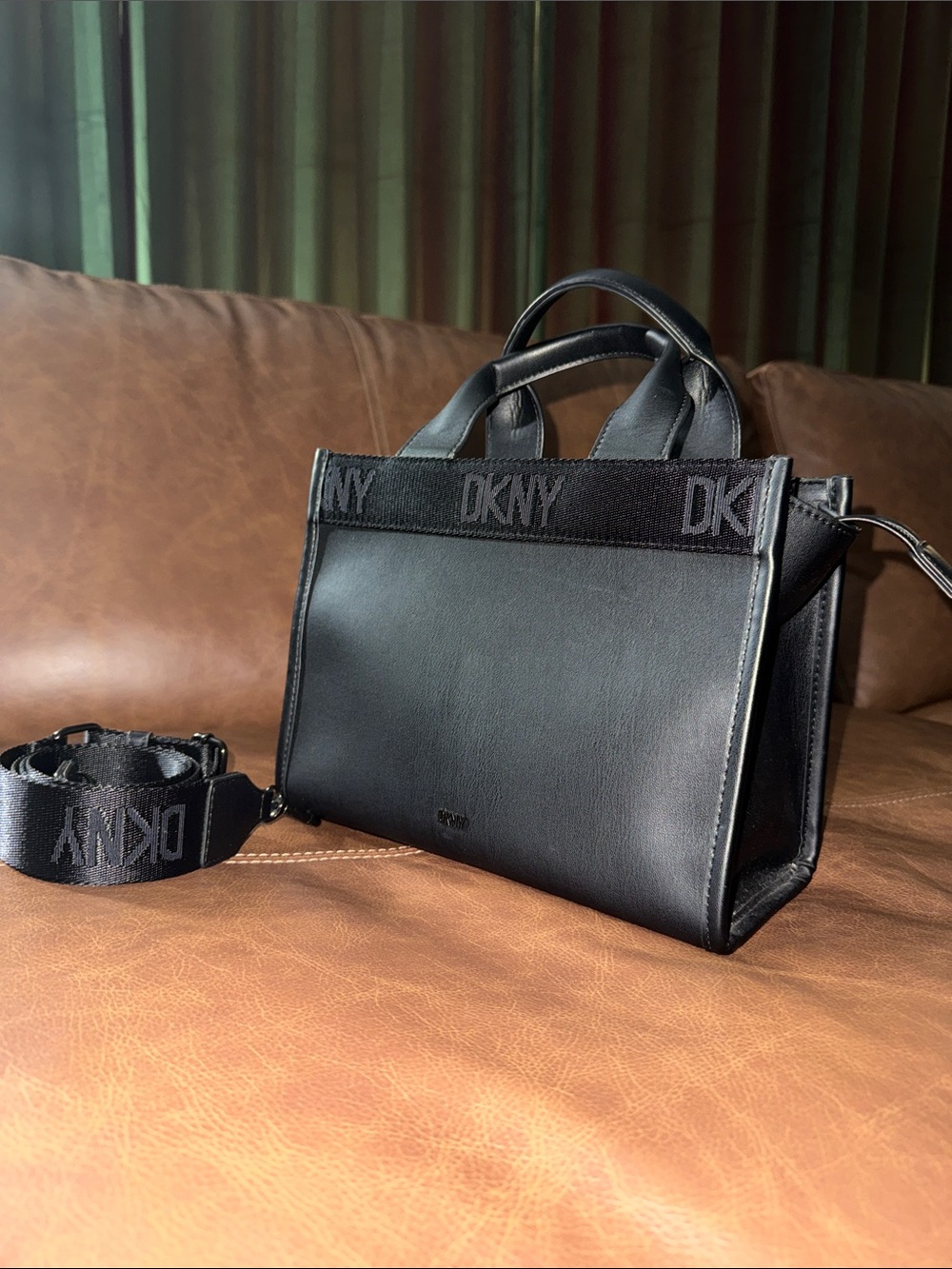 DKNY Cassandra Small Tote black leather